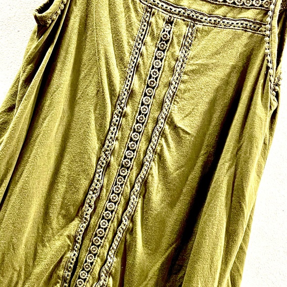 Gap Olive green tank top in Excellent never, worn condition! - Picture 5 of 5